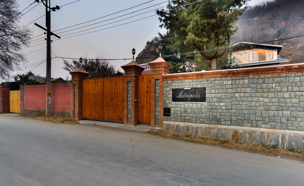 Hotel Metropolis Srinagar  Exterior photo
